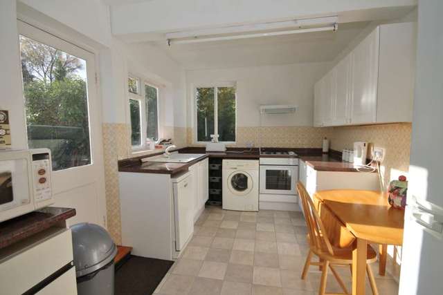  Image of 4 Bedroom Semi-Detached to rent at Beechcroft Avenue  New Malden, KT3 3EG