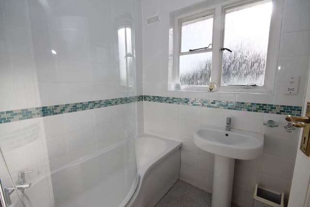  Image of 4 Bedroom Semi-Detached to rent at Beechcroft Avenue  New Malden, KT3 3EG