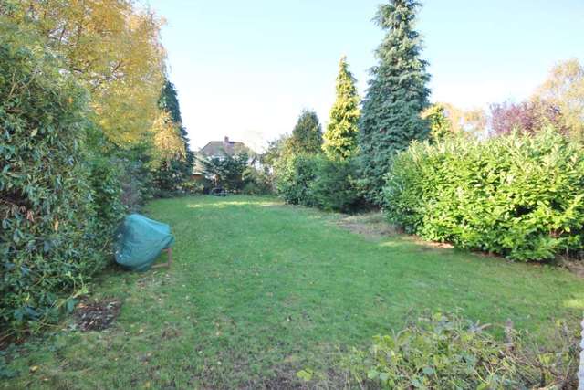  Image of 4 Bedroom Semi-Detached to rent at Beechcroft Avenue  New Malden, KT3 3EG