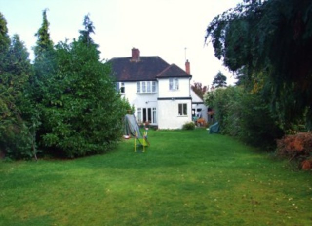  Image of 4 Bedroom Semi-Detached to rent at Beechcroft Avenue  New Malden, KT3 3EG