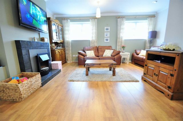  Image of 2 Bedroom Maisonette for sale at Bexleyheath Kent Bexleyheath, DA7 4QA