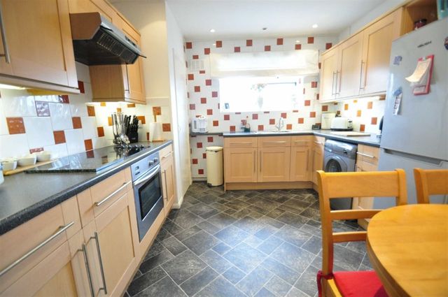  Image of 2 Bedroom Maisonette for sale at Bexleyheath Kent Bexleyheath, DA7 4QA