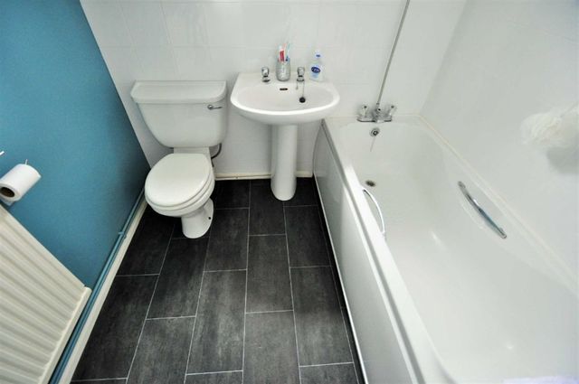  Image of 2 Bedroom Maisonette for sale at Bexleyheath Kent Bexleyheath, DA7 4QA