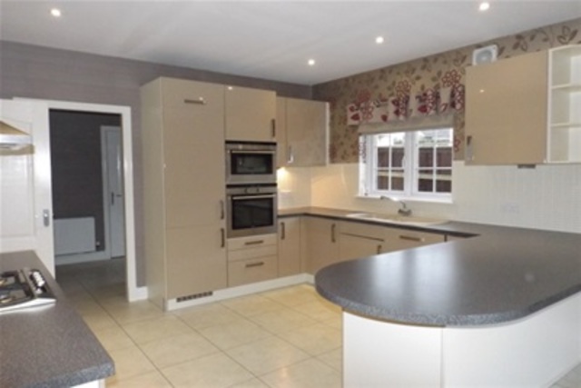  Image of 5 Bedroom Detached to rent at Bannockburn Stirling Stirling, FK7 8FJ