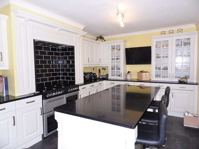  Image of 3 Bedroom End of Terrace for sale at Bursledon Place Purbrook Waterlooville, PO7 5NL