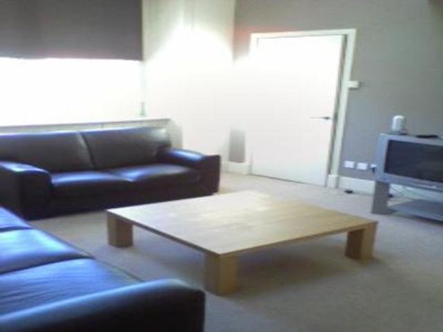 Image of 1 Bedroom Flat to rent at Edinburgh  Edinburgh, EH8 8DD