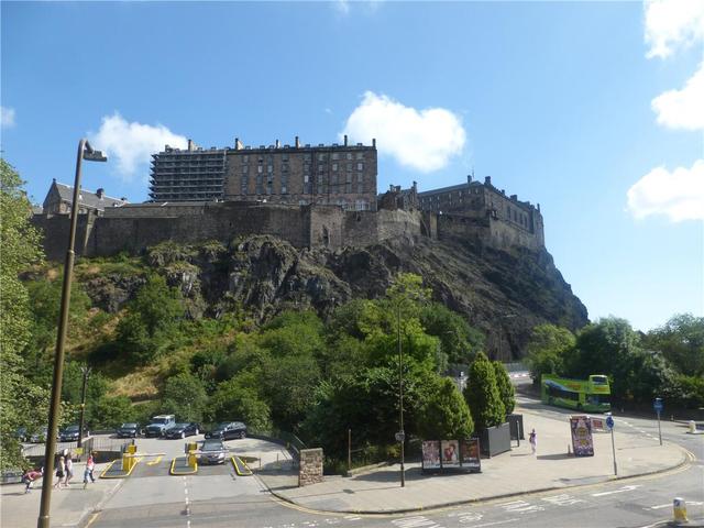  Image of 4 Bedroom Flat to rent at West End Edinburgh Edinburgh, EH1 2EL