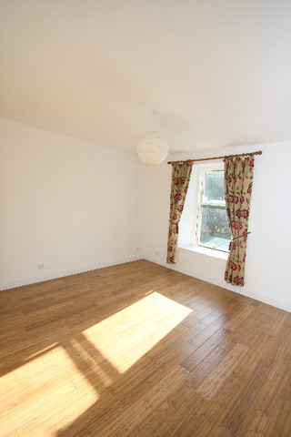  Image of 2 Bedroom Flat to rent at West End Dundee Dundee, DD2 2BG