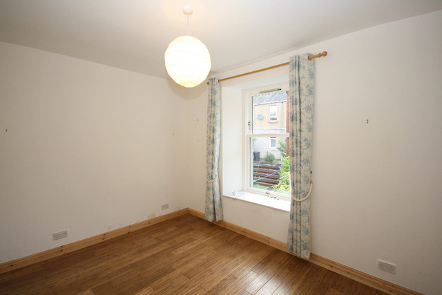  Image of 2 Bedroom Flat to rent at West End Dundee Dundee, DD2 2BG