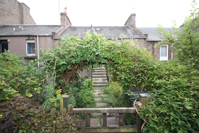  Image of 2 Bedroom Flat to rent at West End Dundee Dundee, DD2 2BG