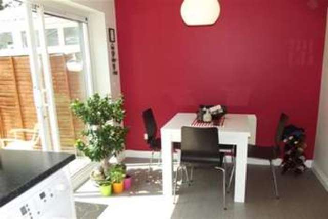  Image of 2 Bedroom Detached to rent at Cobham, KT11 1HL