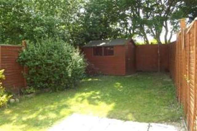  Image of 2 Bedroom Detached to rent at Cobham, KT11 1HL