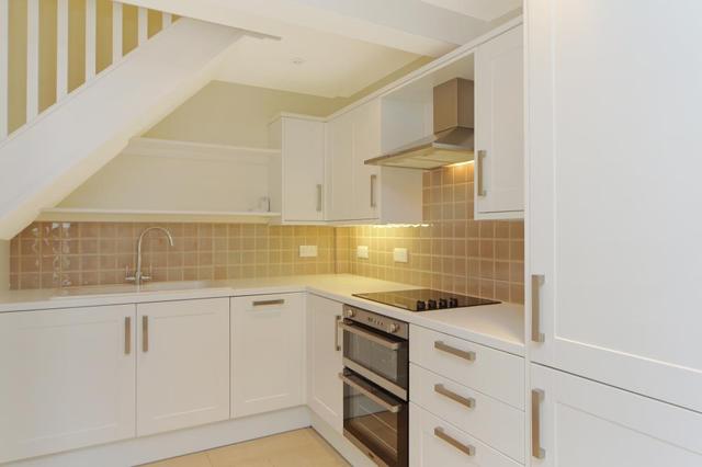  Image of 1 Bedroom Detached to rent at Doria Road  London, SW6 4UG