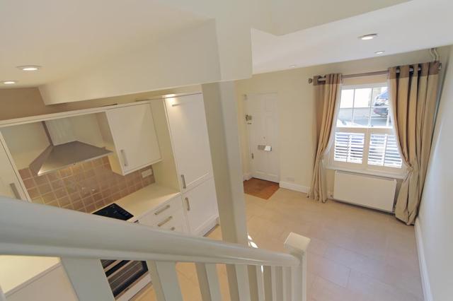  Image of 1 Bedroom Detached to rent at Doria Road  London, SW6 4UG