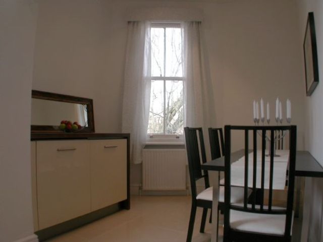  Image of 3 Bedroom Flat to rent at Elgin Avenue Array Maida Vale, W9 1JG