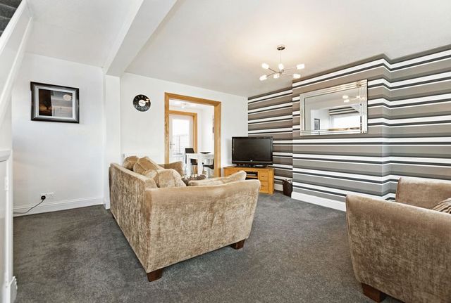  Image of 2 Bedroom Semi-Detached for sale at Ellaleen Grove Crossford Dunfermline, KY12 8QQ