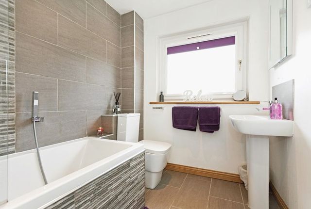  Image of 2 Bedroom Semi-Detached for sale at Ellaleen Grove Crossford Dunfermline, KY12 8QQ