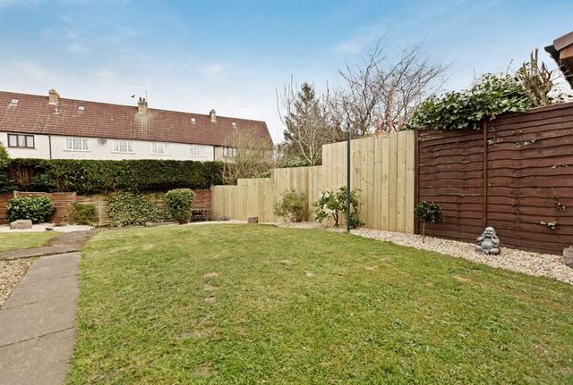  Image of 2 Bedroom Semi-Detached for sale at Ellaleen Grove Crossford Dunfermline, KY12 8QQ