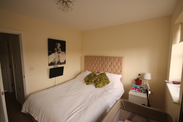  Image of 2 Bedroom Semi-Detached for sale at Bedford, MK41 0FD