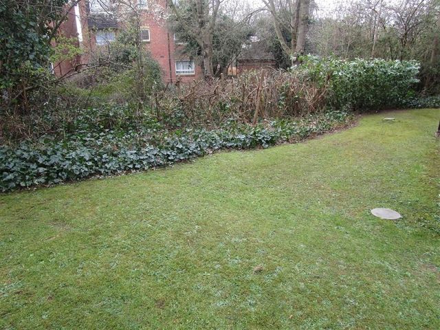  Image of 1 Bedroom Property for sale at Frogmore Close Cippenham Cippenham, SL1 9BW