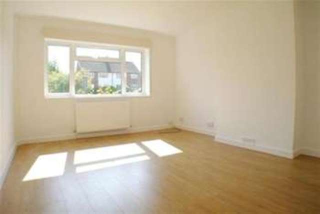  Image of 2 Bedroom Property to rent at Rickmansworth, WD3 5QS