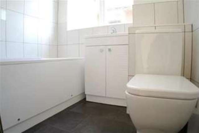  Image of 2 Bedroom Property to rent at Rickmansworth, WD3 5QS