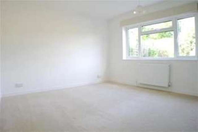  Image of 2 Bedroom Property to rent at Rickmansworth, WD3 5QS