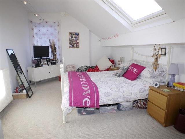  Image of 2 Bedroom End of Terrace for sale at Bramley  Kirkstall, LS13 3NR