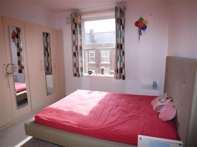  Image of 2 Bedroom End of Terrace for sale at Bramley  Kirkstall, LS13 3NR