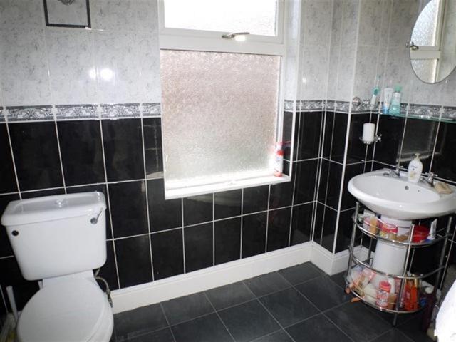  Image of 2 Bedroom End of Terrace for sale at Bramley  Kirkstall, LS13 3NR