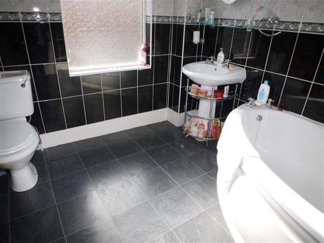  Image of 2 Bedroom End of Terrace for sale at Bramley  Kirkstall, LS13 3NR