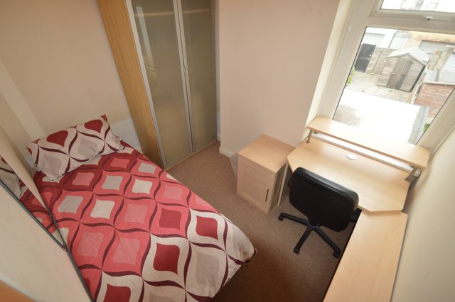  Image of 5 Bedroom Detached to rent at Heath Cardiff Birchgrove, CF14 3JZ