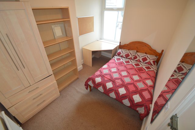  Image of 5 Bedroom Detached to rent at Heath Cardiff Birchgrove, CF14 3JZ