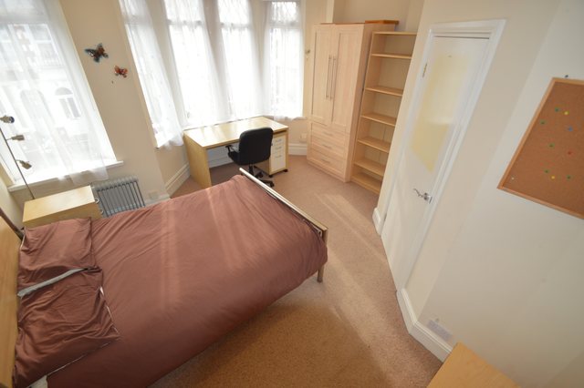  Image of 5 Bedroom Detached to rent at Heath Cardiff Birchgrove, CF14 3JZ