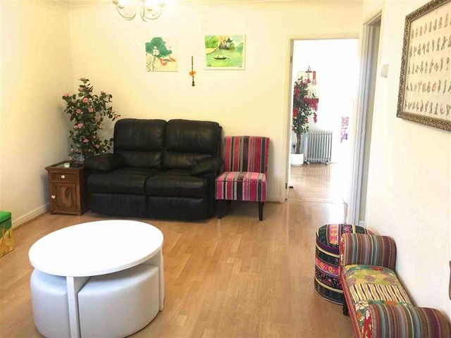  Image of 3 Bedroom Property for sale at Heol Ysgyfarnog Birchgrove Birchgrove, SA7 9NH