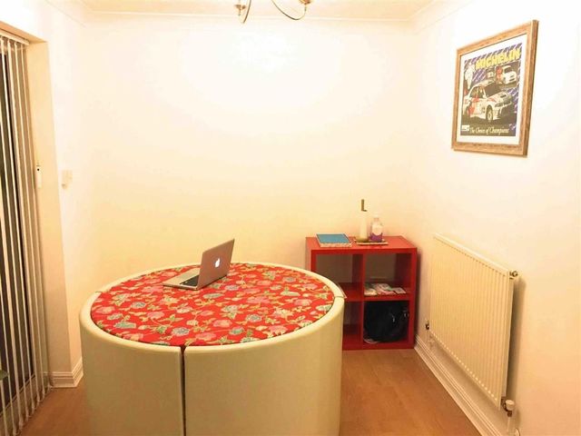  Image of 3 Bedroom Property for sale at Heol Ysgyfarnog Birchgrove Birchgrove, SA7 9NH