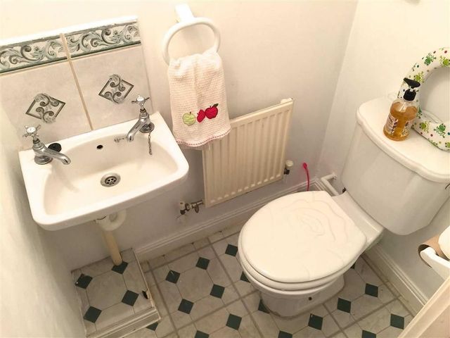  Image of 3 Bedroom Property for sale at Heol Ysgyfarnog Birchgrove Birchgrove, SA7 9NH