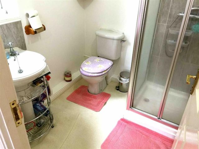  Image of 3 Bedroom Property for sale at Heol Ysgyfarnog Birchgrove Birchgrove, SA7 9NH