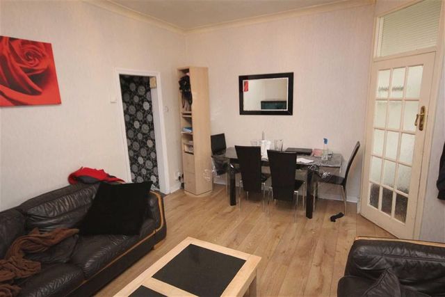  Image of 2 Bedroom Property for sale at High Barn Close Rochdale Rochdale, OL11 3PN