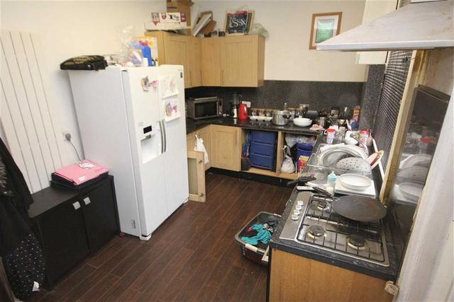  Image of 2 Bedroom Property for sale at High Barn Close Rochdale Rochdale, OL11 3PN