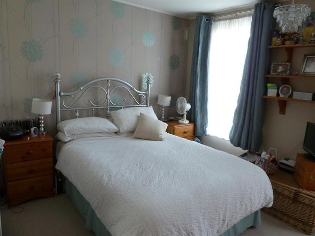  Image of 3 Bedroom End of Terrace for sale at Abbey Wood London Lesnes Abbey, SE2 9TE