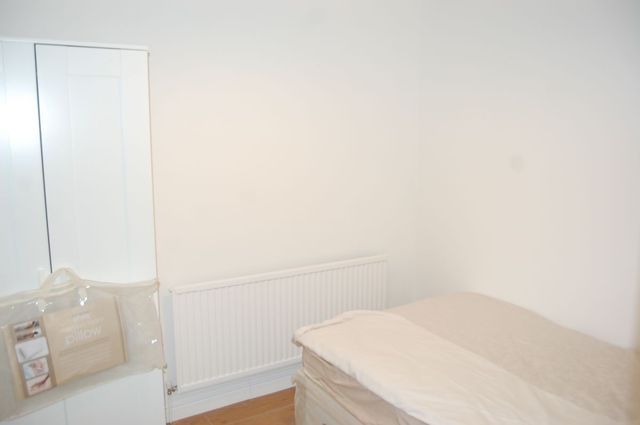  Image of 2 Bedroom Flat to rent at London, N19 5QX