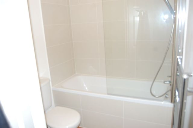 Image of 2 Bedroom Flat to rent at London, N19 5QX
