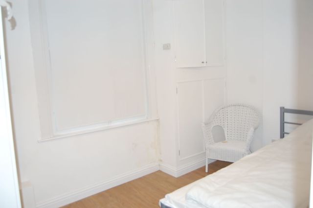  Image of 2 Bedroom Flat to rent at London, N19 5QX