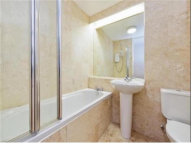  Image of 1 Bedroom Flat to rent at West End Glasgow Glasgow, G12 9NX