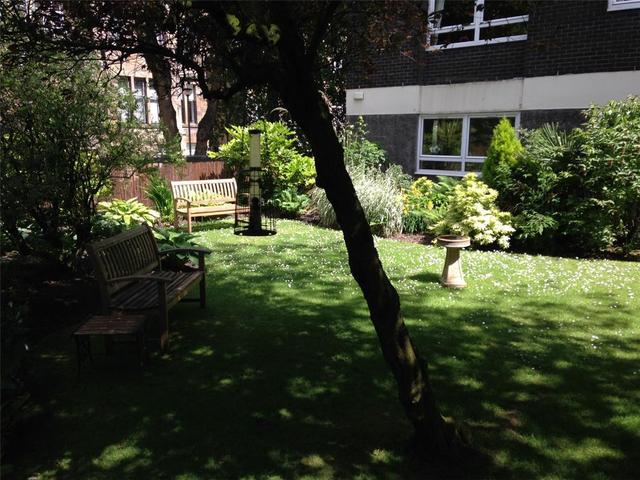  Image of 1 Bedroom Flat to rent at West End Glasgow Glasgow, G12 9NX