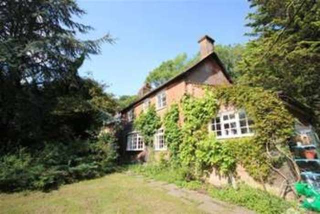  Image of 3 Bedroom Semi-Detached to rent at Bordon, GU35 9NS