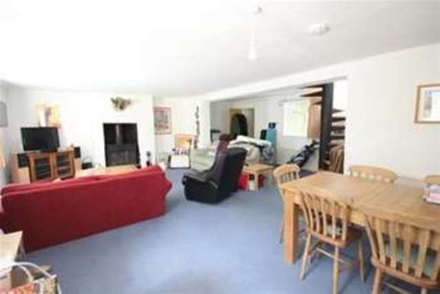  Image of 3 Bedroom Semi-Detached to rent at Bordon, GU35 9NS