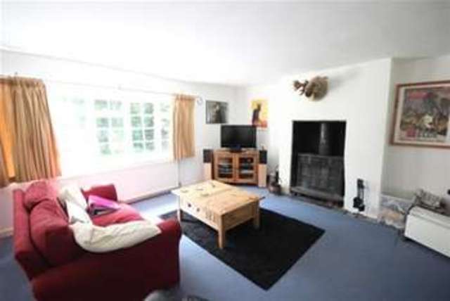  Image of 3 Bedroom Semi-Detached to rent at Bordon, GU35 9NS