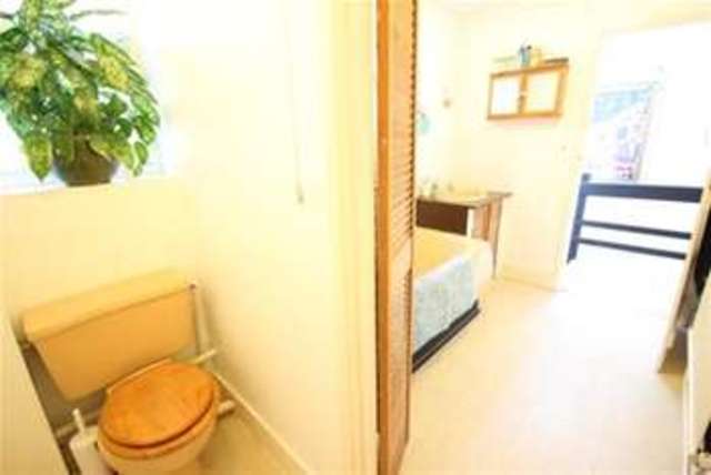  Image of 3 Bedroom Semi-Detached to rent at Bordon, GU35 9NS